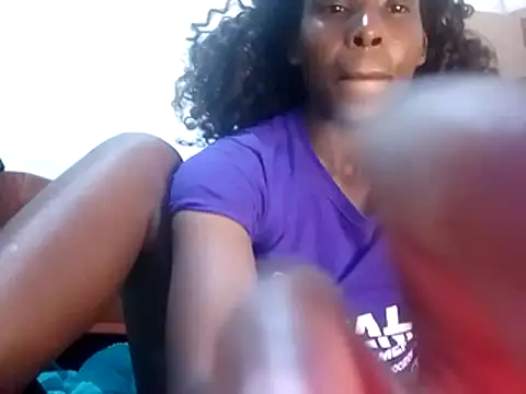 Snapshot of Claris2 chatting on October 23, 1:43 pm Claris2 online show from October 23, 1:43 pm