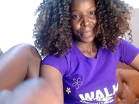 Snapshot of Claris2 chatting on October 11, 7:48 pm Claris2 online show from October 11, 7:48 pm