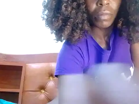 Snapshot of Claris2 chatting on October 25, 7:03 pm Claris2 online show from October 25, 7:03 pm