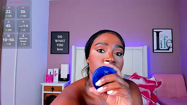 Britanymooree online show from October 1, 9:29 pm