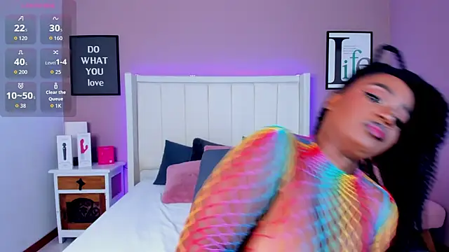 Britanymooree online show from December 3, 7:57 pm