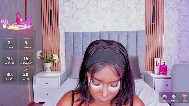 Snapshot of Britanymooree chatting on February 12, 8:19 pm Britanymooree online show from February 12, 8:19 pm