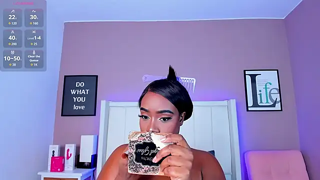 Britanymooree online show from September 12, 8:08 pm