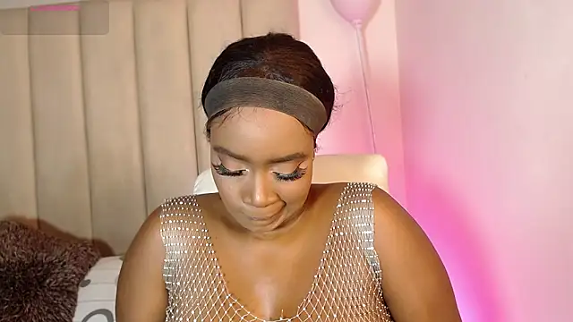 Snapshot of Britanymooree chatting on June 11, 9:12 pm Britanymooree online show from June 11, 9:12 pm