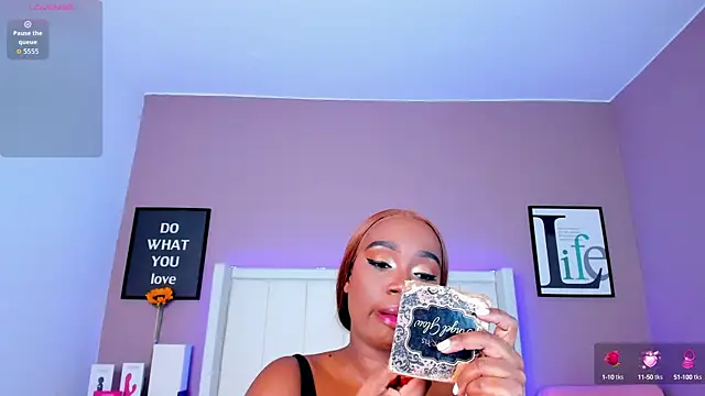 Britanymooree online show from September 23, 8:27 pm