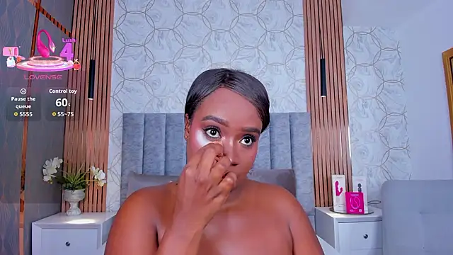 Snapshot of Britanymooree chatting on February 3, 7:30 pm Britanymooree online show from February 3, 7:30 pm