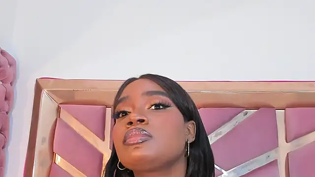 Britanymooree online show from April 24, 7:27 pm