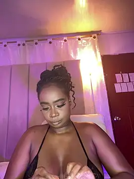 Britanymooree online show from March 18, 8:53 pm