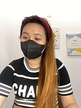 Snapshot of Odette68 chatting on October 21, 10:03 am Odette68 online show from October 21, 10:03 am