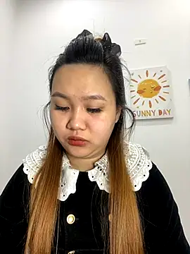 Snapshot of Odette68 chatting on November 17, 1:09 am Odette68 online show from November 17, 1:09 am