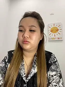 Snapshot of Odette68 chatting on December 2, 2:45 am Odette68 online show from December 2, 2:45 am