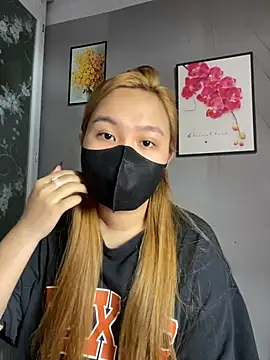 Odette68 online show from April 18, 1:52 am