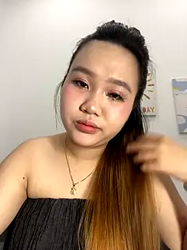 Snapshot of Odette68 chatting on November 3, 7:57 am Odette68 online show from November 3, 7:57 am