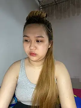 Snapshot of Odette68 chatting on June 20, 12:59 am Odette68 online show from June 20, 12:59 am