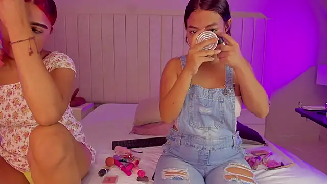 Littleolivia  online show from January 9, 12:56 pm