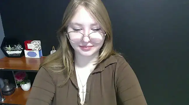 Snapshot of lady_minx chatting on January 17, 7:41 am lady minx online show from January 17, 7:41 am