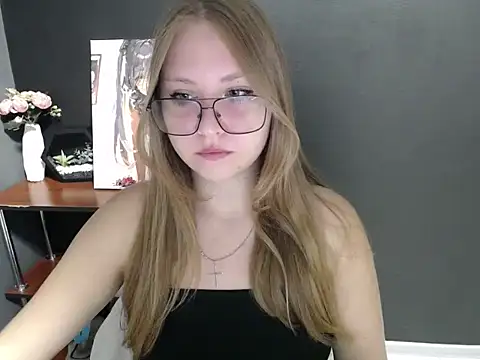 Snapshot of lady_minx chatting on September 18, 6:27 am lady minx online show from September 18, 6:27 am
