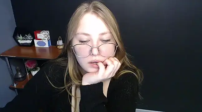 Snapshot of lady_minx chatting on January 22, 10:29 am lady minx online show from January 22, 10:29 am