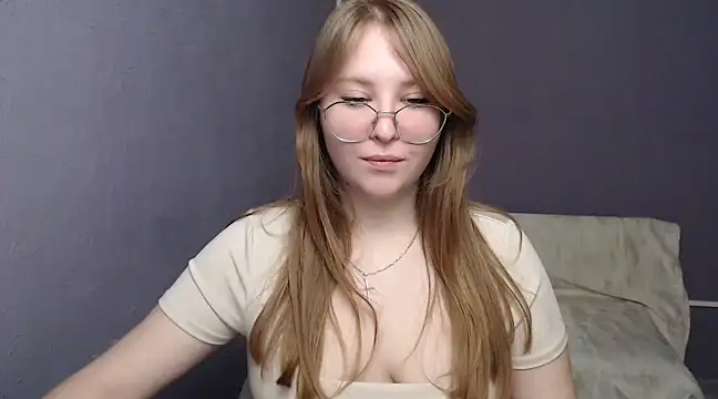 Snapshot of lady_minx chatting on March 18, 10:50 am lady minx online show from March 18, 10:50 am