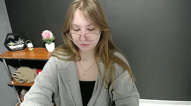 Snapshot of lady_minx chatting on February 18, 7:32 am lady minx online show from February 18, 7:32 am