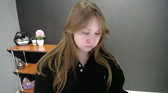 Snapshot of lady_minx chatting on February 24, 7:22 am lady minx online show from February 24, 7:22 am