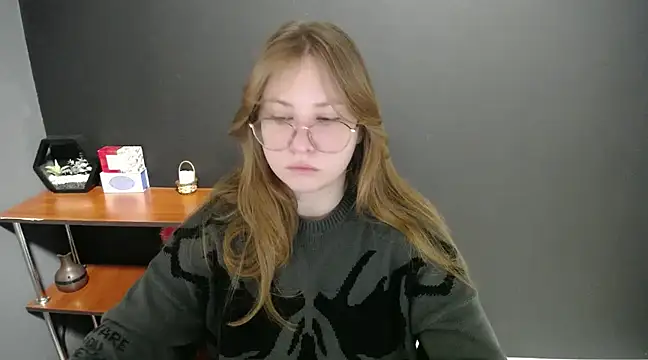 Snapshot of lady_minx chatting on February 10, 7:15 am lady minx online show from February 10, 7:15 am