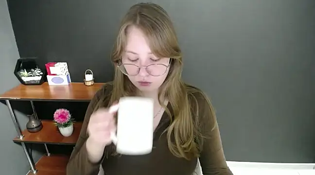 Snapshot of lady_minx chatting on February 7, 10:29 am lady minx online show from February 7, 10:29 am