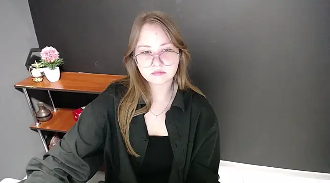 Snapshot of lady_minx chatting on February 26, 7:23 am lady minx online show from February 26, 7:23 am