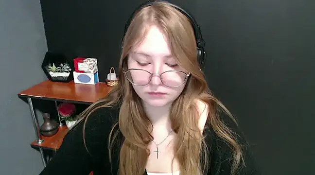 Snapshot of lady_minx chatting on January 23, 7:54 am lady minx online show from January 23, 7:54 am