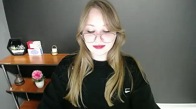 Snapshot of lady_minx chatting on February 6, 10:58 am lady minx online show from February 6, 10:58 am