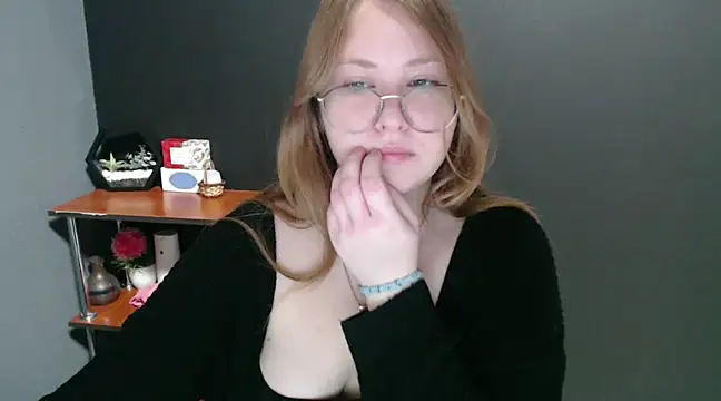 Snapshot of lady_minx chatting on January 8, 8:27 am lady minx online show from January 8, 8:27 am