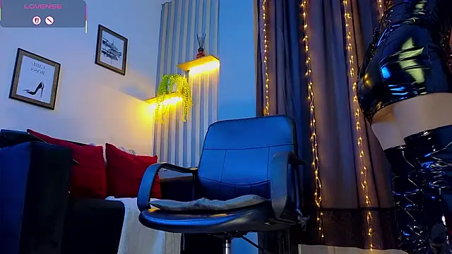 selena rogue online show from February 12, 11:43 am