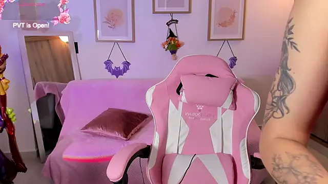 Veronica isaza   online show from October 22, 1:10 pm