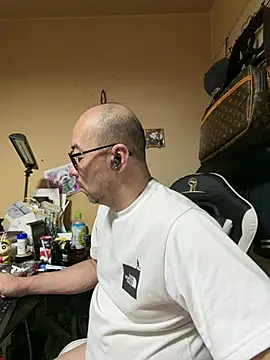 tsugu1105 online show from June 30, 11:38 pm