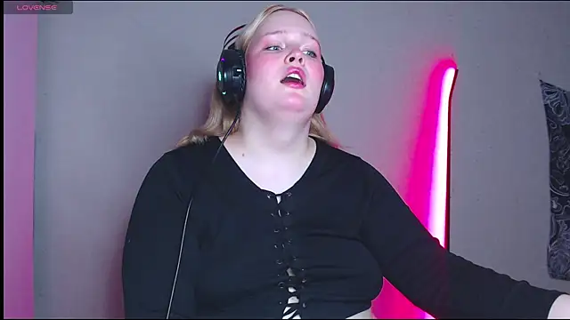 rozzhaos8 online show from November 7, 8:57 pm