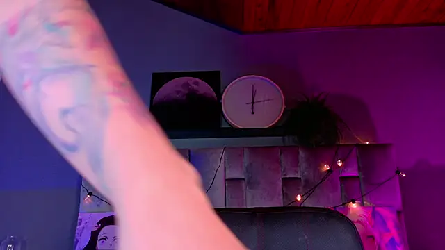 AmbarHills 1 online show from November 14, 11:36 am