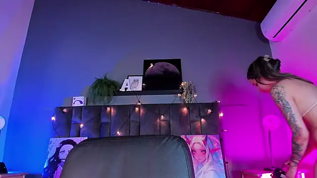 AmbarHills 1 online show from January 9, 11:39 am