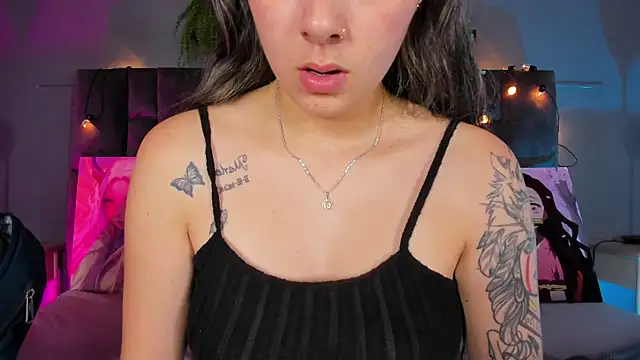 AmbarHills 1 online show from April 17, 11:46 am