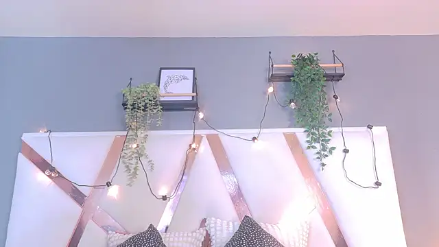 AmbarHills 1 online show from December 18, 11:36 am