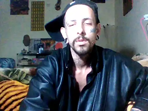 Snapshot of sellvageria chatting on October 3, 12:06 pm sellvageria online show from October 3, 12:06 pm