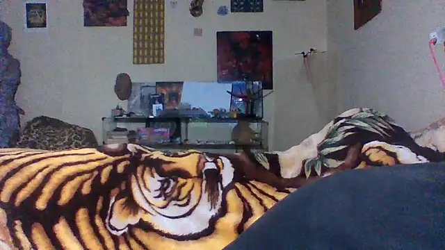 Snapshot of sellvageria chatting on October 9, 11:44 am sellvageria online show from October 9, 11:44 am