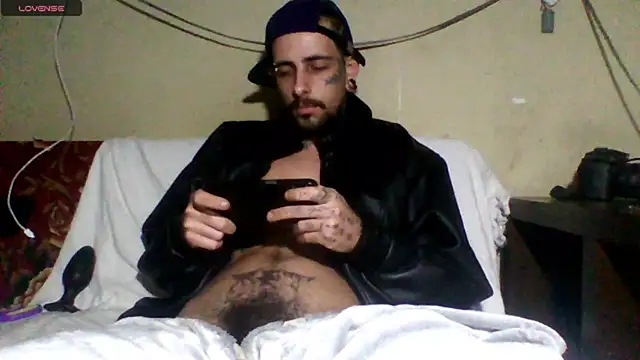 Snapshot of sellvageria chatting on July 5, 10:16 pm sellvageria online show from July 5, 10:16 pm
