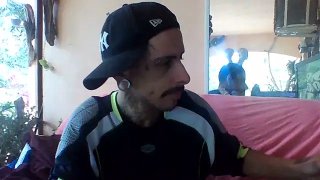 Snapshot of sellvageria chatting on October 11, 2:51 pm sellvageria online show from October 11, 2:51 pm