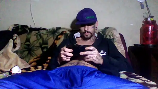 Snapshot of sellvageria chatting on June 12, 8:39 pm sellvageria online show from June 12, 8:39 pm
