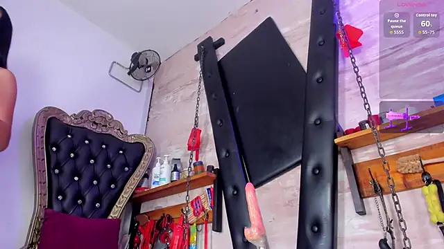 Madame pain  online show from May 7, 12:41 pm