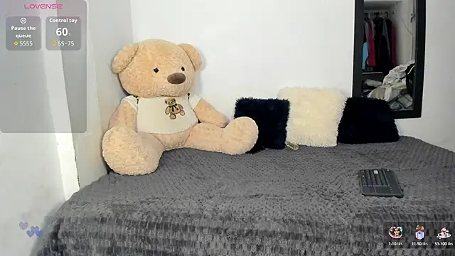 Snapshot of LittleParker chatting on September 25, 12:44 pm LittleParker online show from September 25, 12:44 pm