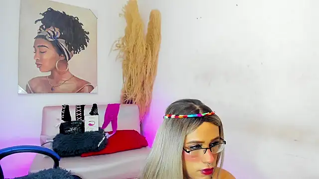 Snapshot of mia_foxts chatting on October 1, 9:18 pm mia foxts online show from October 1, 9:18 pm