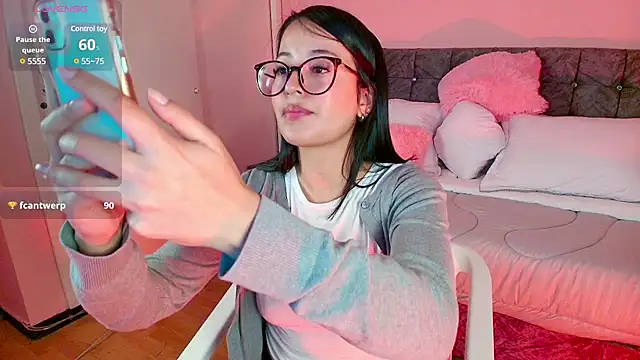 Snapshot of lovely__martina chatting on March 18, 6:06 pm lovely martina online show from March 18, 6:06 pm