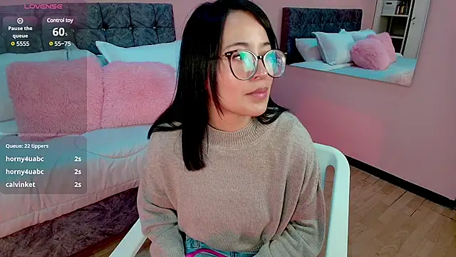 Snapshot of lovely__martina chatting on March 12, 7:58 pm lovely martina online show from March 12, 7:58 pm