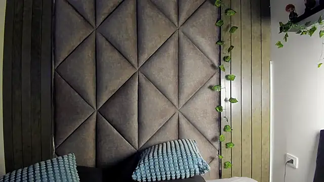 AbbyWathson online show from March 3, 11:50 am